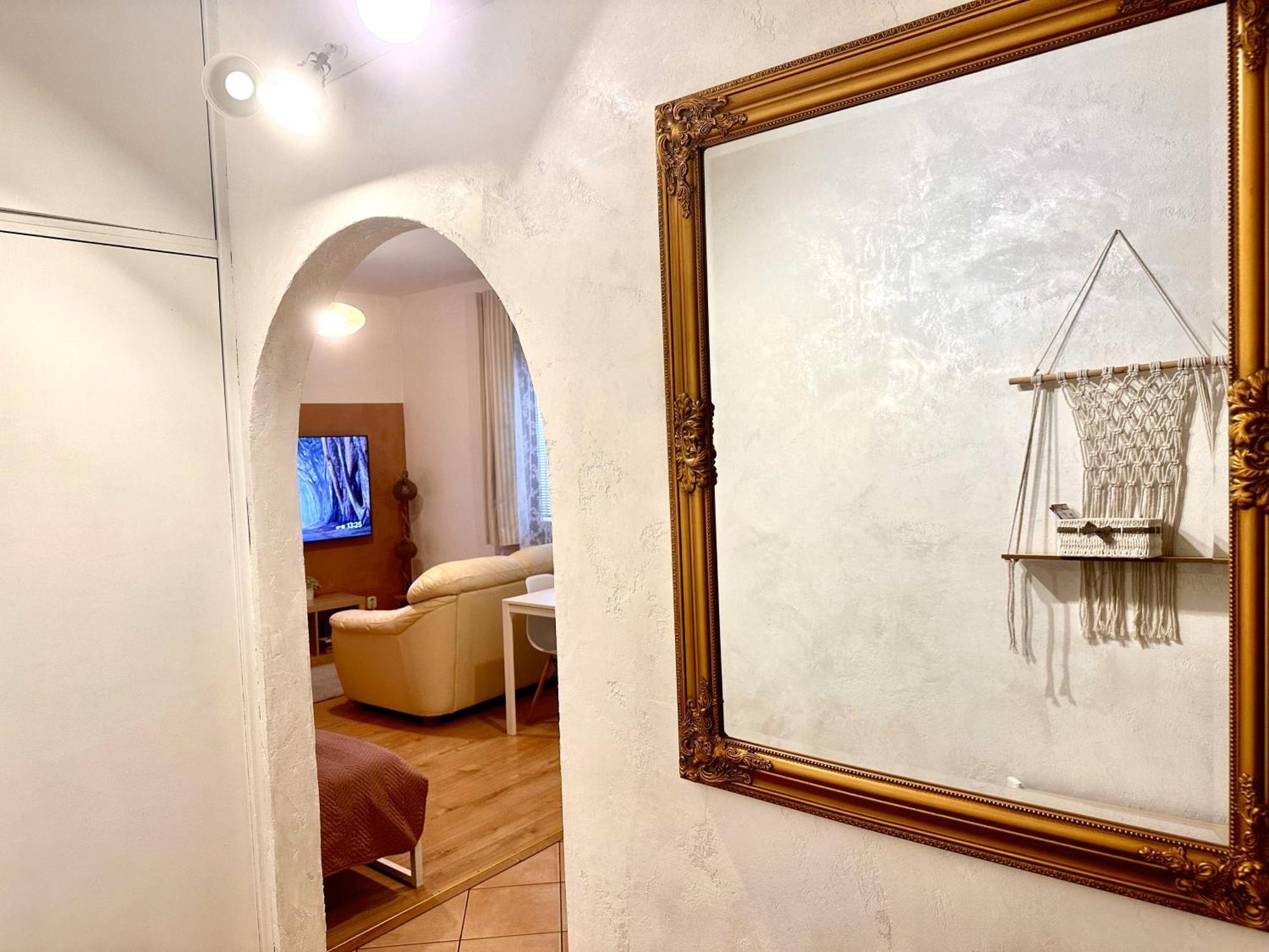 Apartment Kate - Old Town Bratislava Exteriör bild